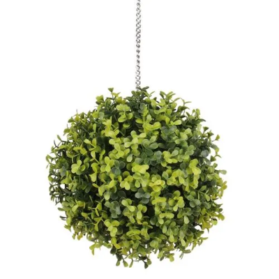 Dirbtinių žolių rutulinis augalas vestuvių dekoravimui lauke